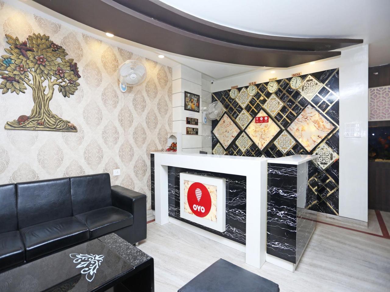Oyo 10338 Hotel Aadesh Palace Варанаси Экстерьер фото