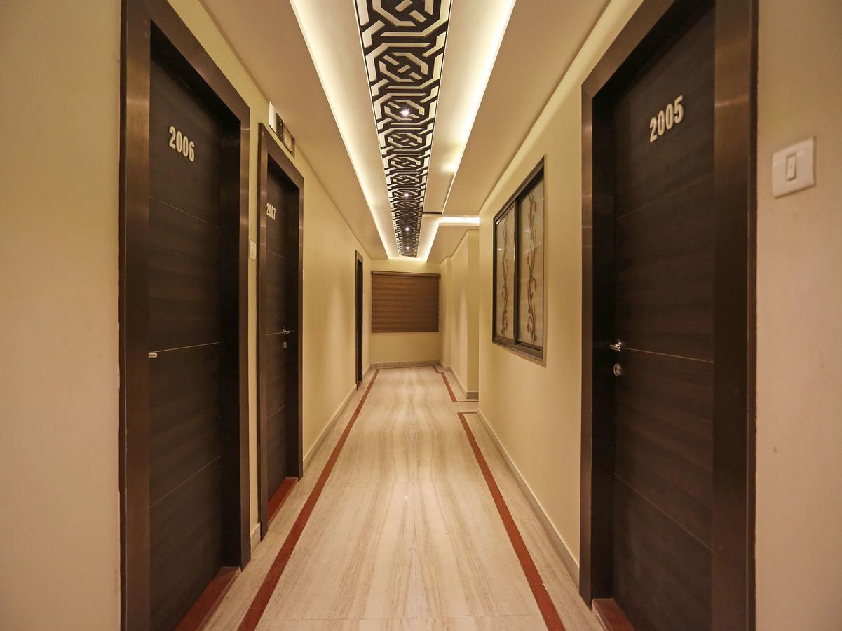 Oyo 10338 Hotel Aadesh Palace Варанаси Экстерьер фото